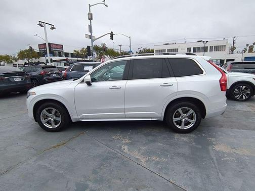 Crystal White Pearl 2016 Volvo XC90 T5 Momentum