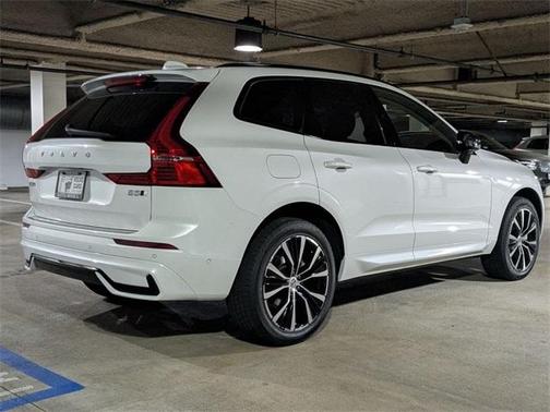 2025 Volvo XC60 B5 Plus