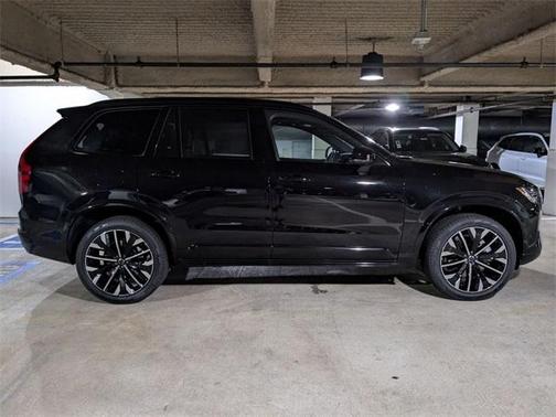 2026 Volvo XC90 B6 Ultra Dark Theme 7-Seater