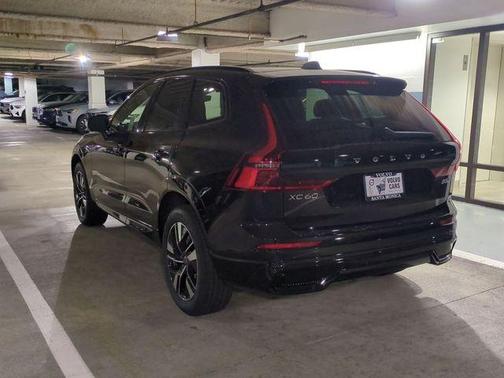 2026 Volvo XC60 B5 Core