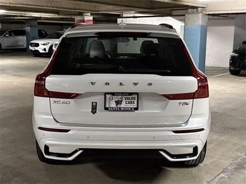 2025 Volvo XC60 Plug-In Hybrid T8 Plus