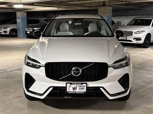 2025 Volvo XC60 Plug-In Hybrid T8 Plus