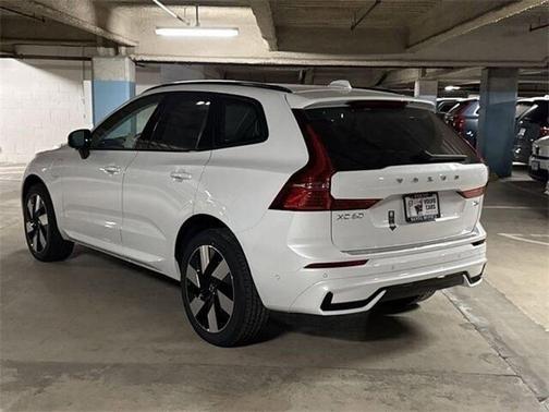 2025 Volvo XC60 Plug-In Hybrid T8 Plus