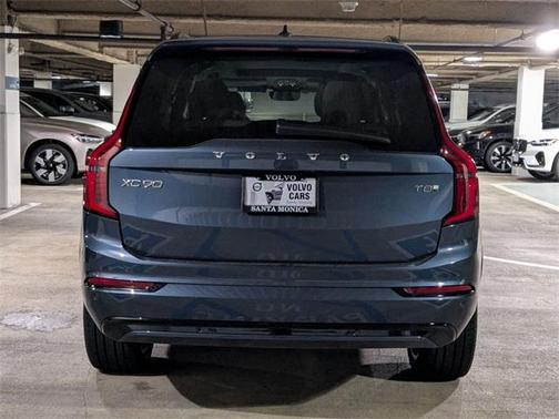 2026 Volvo XC90 Plug-In Hybrid T8 Ultra Dark Theme 6-Seater