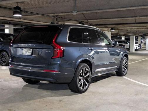 2025 Volvo XC90 B5 Core