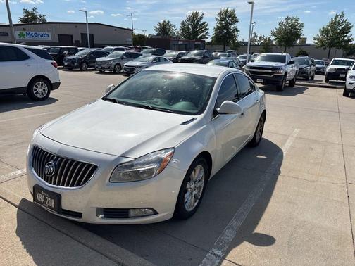 2013 Buick Regal Premium 1