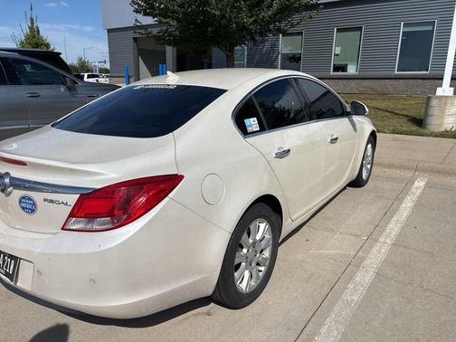 2013 Buick Regal Premium 1