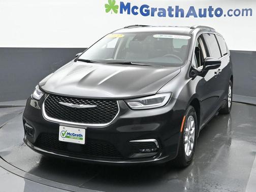 2022 Chrysler Pacifica Touring-L