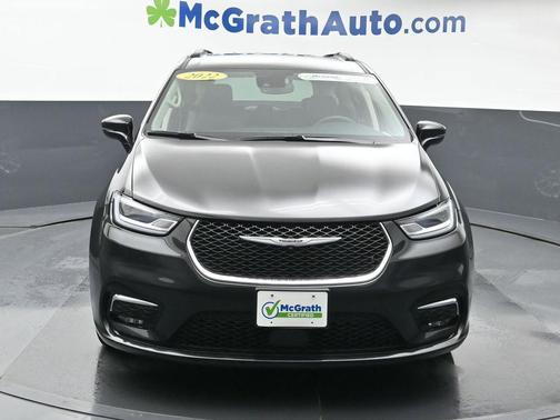2022 Chrysler Pacifica Touring-L