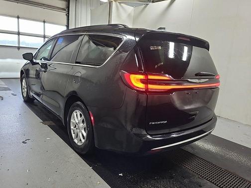 2022 Chrysler Pacifica Touring-L