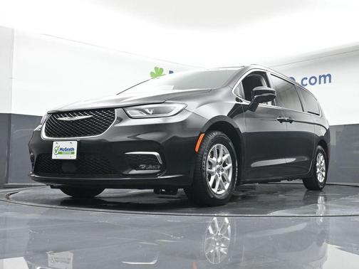 2022 Chrysler Pacifica Touring-L
