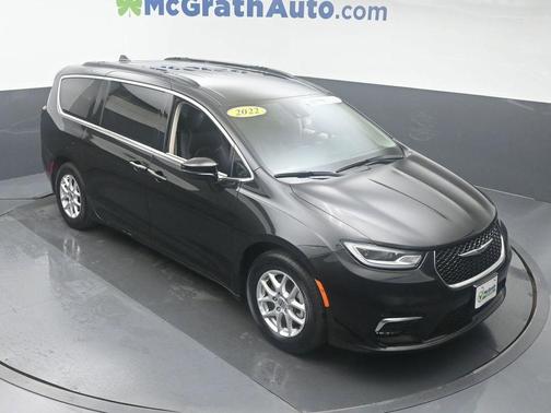 2022 Chrysler Pacifica Touring-L