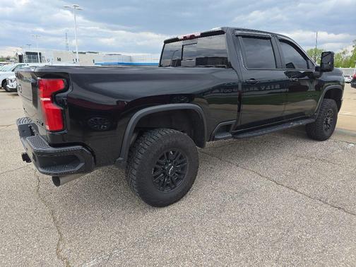Black 2024 Chevrolet Silverado 2500 ZR2