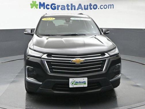 Mosaic Black Metallic 2023 Chevrolet Traverse LT Cloth