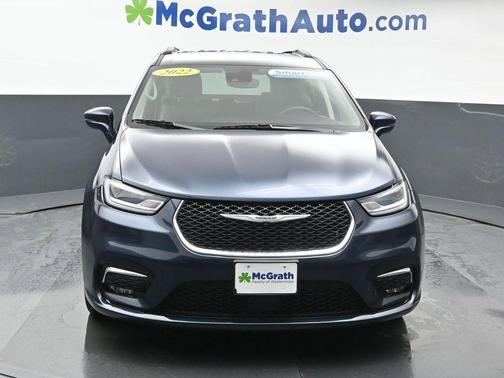 2022 Chrysler Pacifica Touring-L