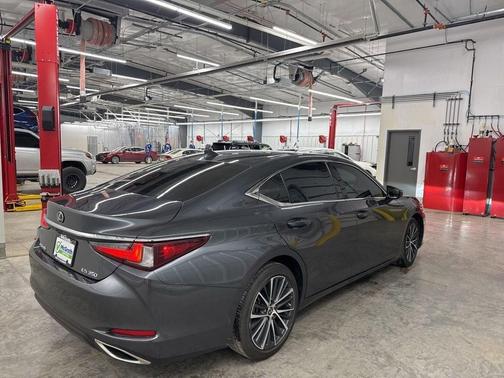 2022 Lexus ES 350 Base