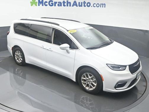2022 Chrysler Pacifica Touring-L
