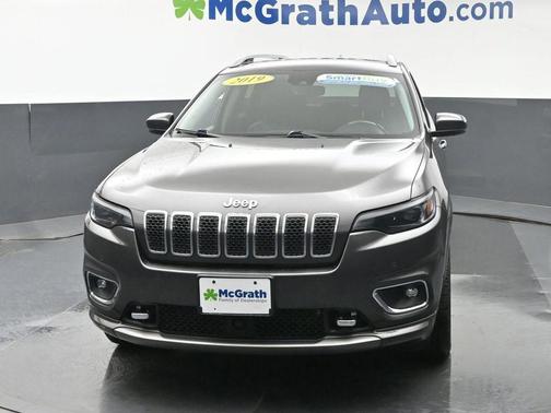 Granite Crystal Clearcoat Metallic 2019 Jeep Cherokee Overland