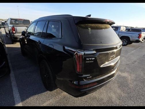 2022 Cadillac XT4 Premium Luxury