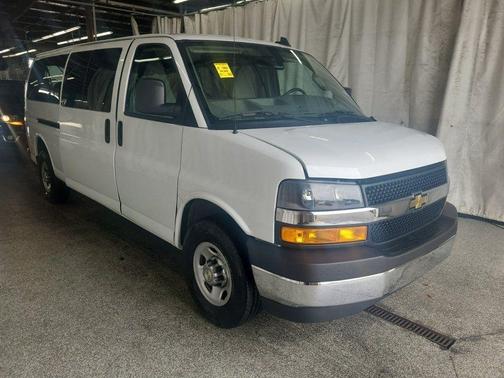 2024 Chevrolet Express 3500 LT