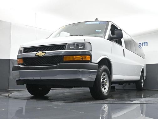2024 Chevrolet Express 3500 LT