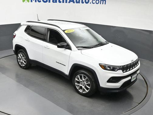 Bright White Clearcoat 2022 Jeep Compass Latitude Lux
