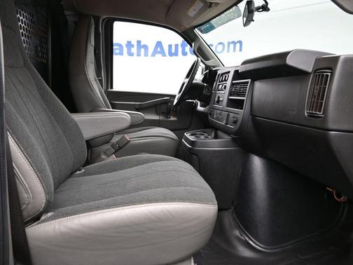 2022 GMC Savana 2500 Work Van