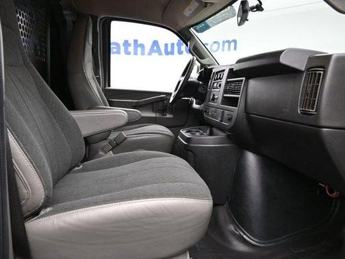 2022 GMC Savana 2500 Work Van