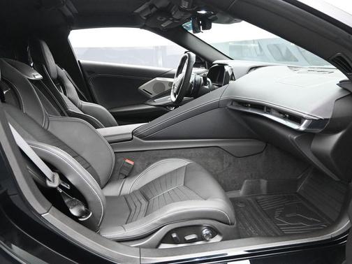 2025 Chevrolet Corvette Stingray w/2LT