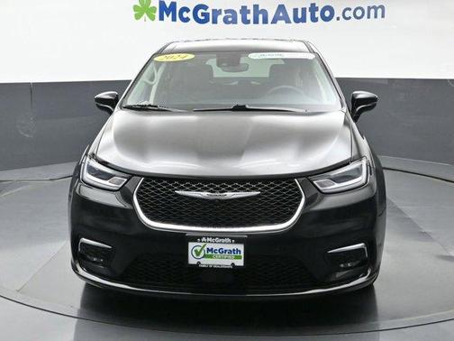 2024 Chrysler Pacifica Touring-L