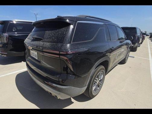 Mosaic Black Metallic 2026 Chevrolet Traverse LT