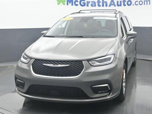 2022 Chrysler Pacifica Touring-L