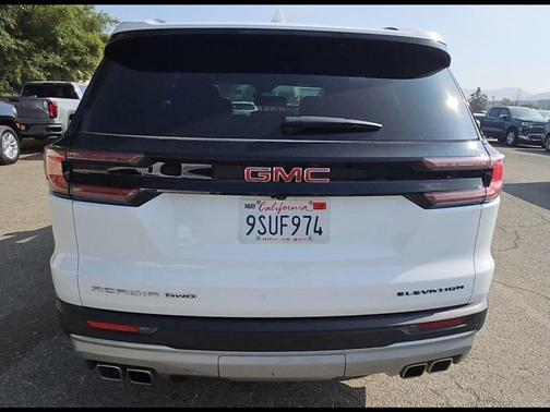 2025 GMC Acadia Elevation