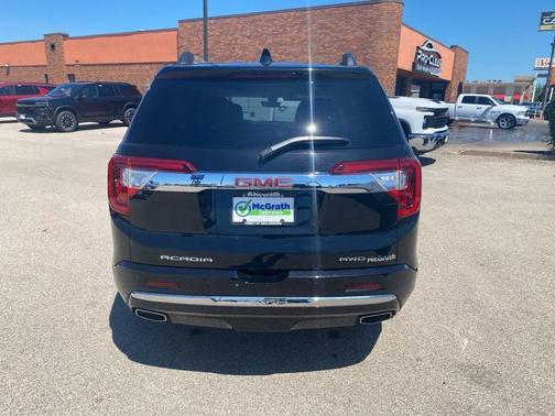 2022 GMC Acadia Denali