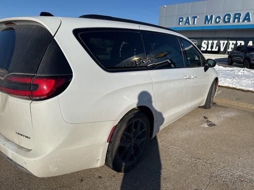 2024 Chrysler Pacifica Limited