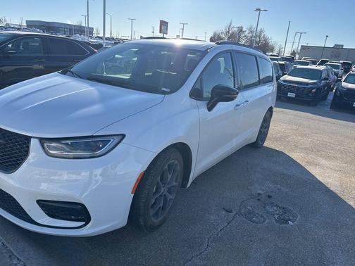 2024 Chrysler Pacifica Limited