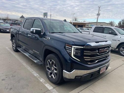 2022 GMC Sierra 1500 SLT
