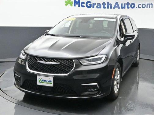 2023 Chrysler Pacifica Touring-L