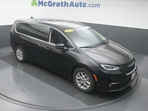 2023 Chrysler Pacifica Touring-L