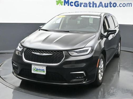 2023 Chrysler Pacifica Touring-L