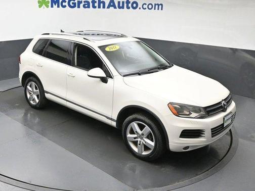 White 2011 Volkswagen Touareg VR6