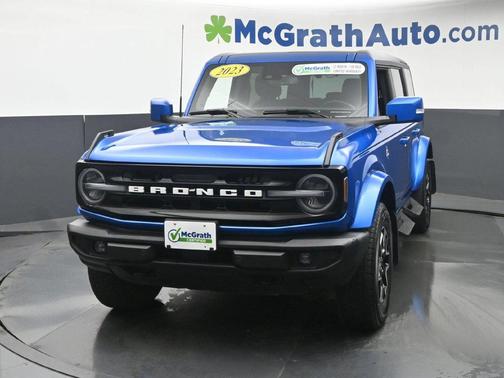 Velocity Blue Metallic 2023 Ford Bronco Outer Banks
