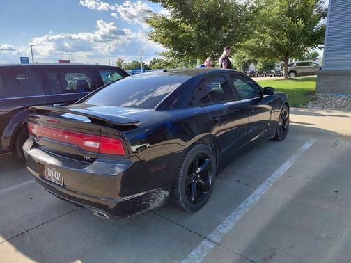 Pitch Black 2014 Dodge Charger R/T