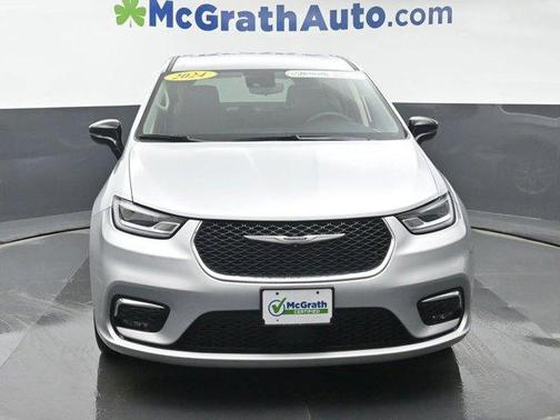 2024 Chrysler Pacifica Touring-L