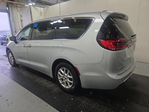 2024 Chrysler Pacifica Touring-L