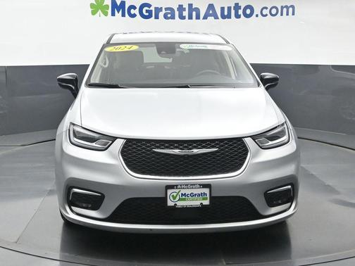 2024 Chrysler Pacifica Touring-L