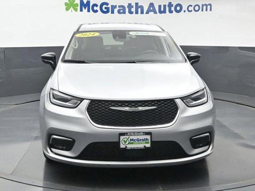 2024 Chrysler Pacifica Touring-L