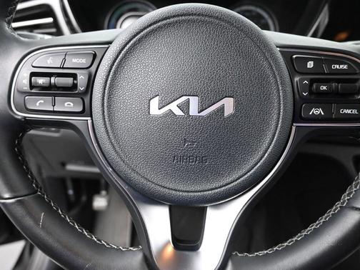 2022 Kia Niro Plug-In Hybrid LXS