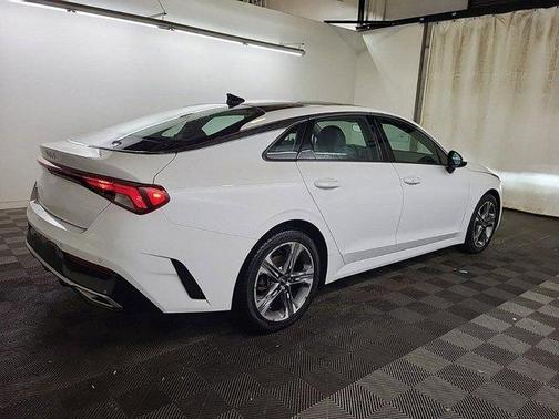 2022 Kia K5 EX
