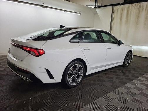 2022 Kia K5 EX